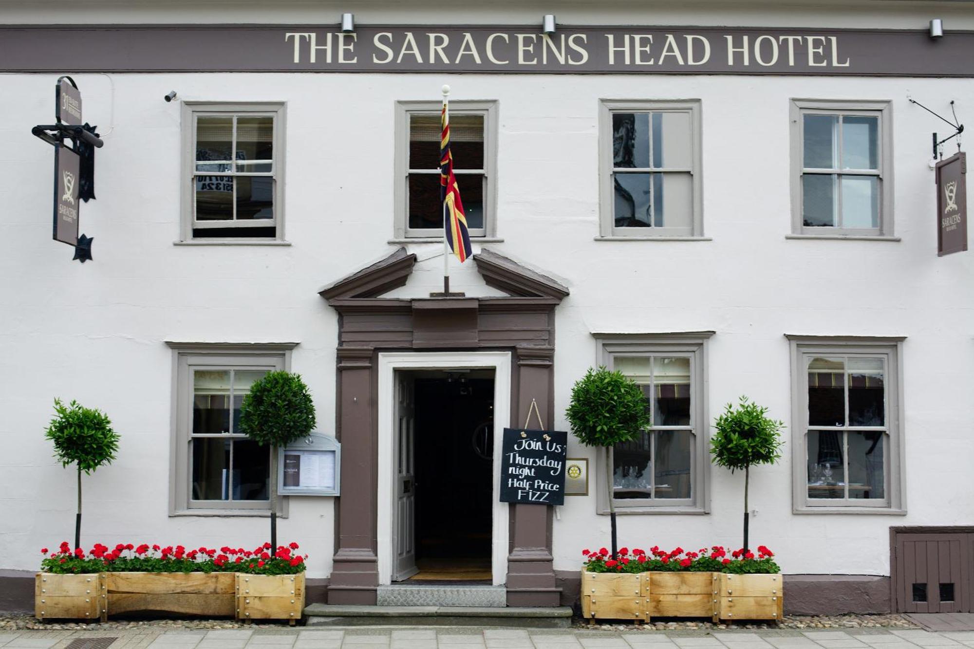 The Saracens Head Hotel Great Dunmow Kültér fotó