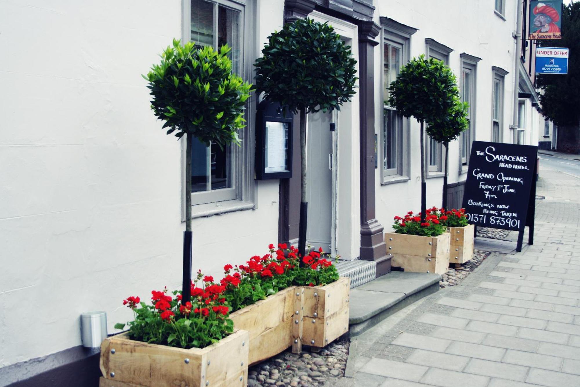 The Saracens Head Hotel Great Dunmow Kültér fotó