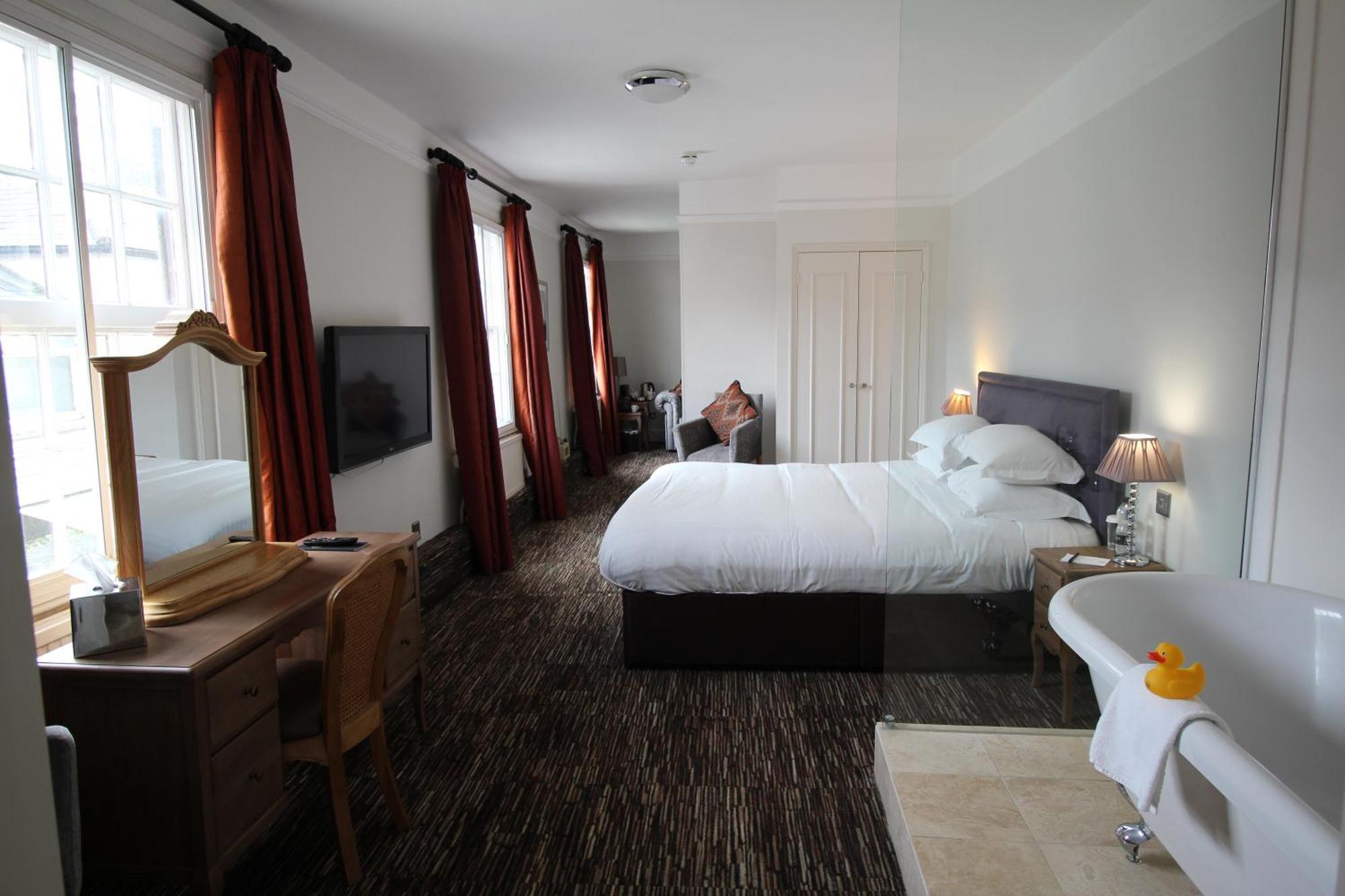 The Saracens Head Hotel Great Dunmow Kültér fotó