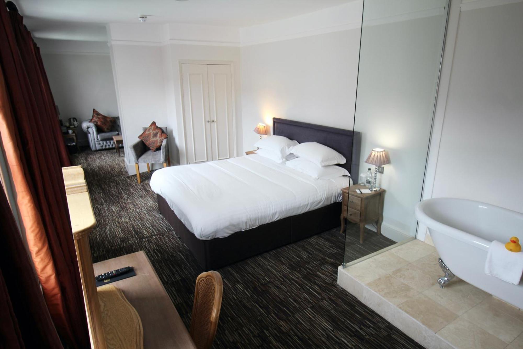 The Saracens Head Hotel Great Dunmow Kültér fotó