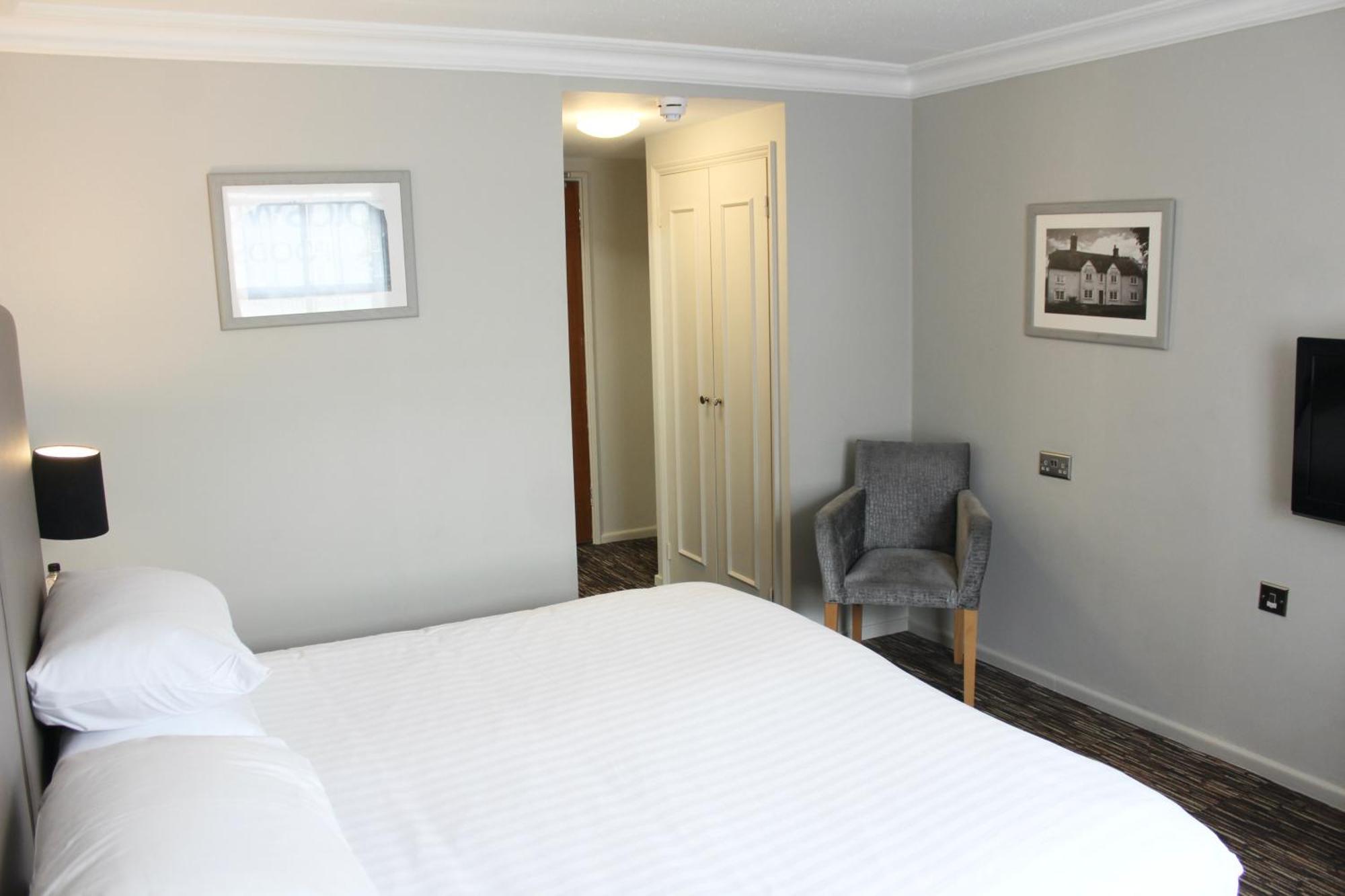 The Saracens Head Hotel Great Dunmow Kültér fotó