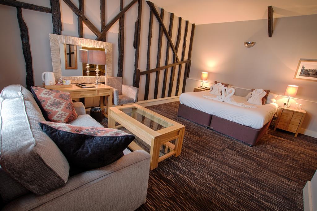 The Saracens Head Hotel Great Dunmow Kültér fotó
