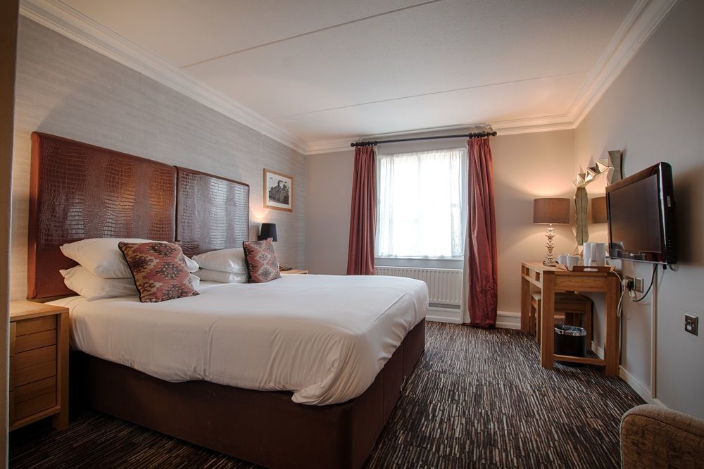 The Saracens Head Hotel Great Dunmow Kültér fotó