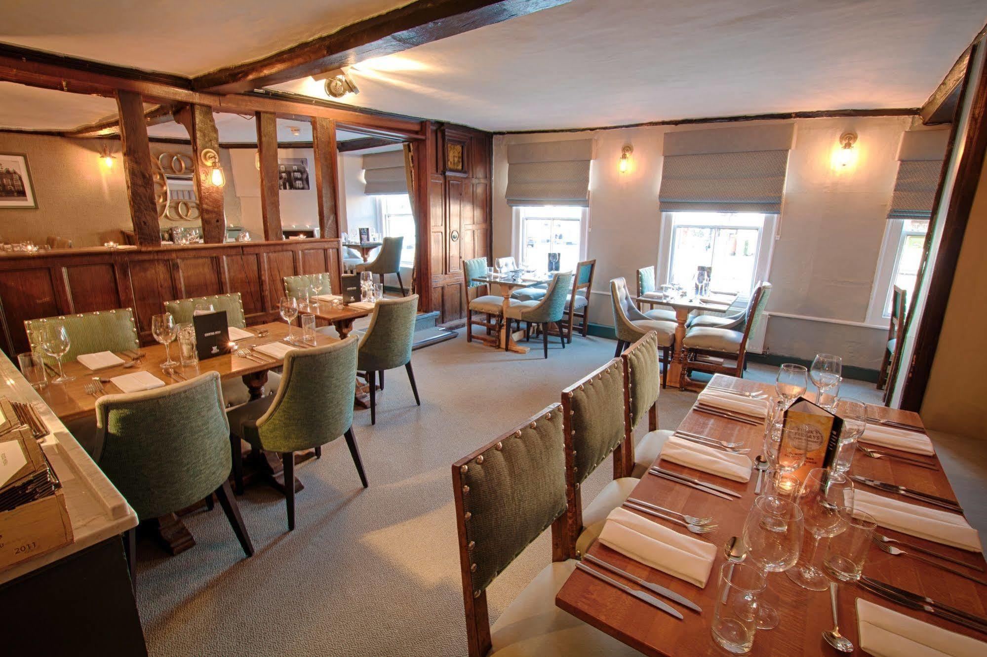 The Saracens Head Hotel Great Dunmow Kültér fotó